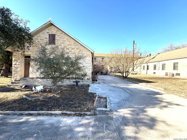$310,000 | 1 Mackenzie Street, Brackettville, TX 78832