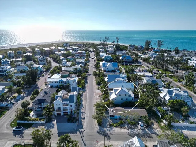 $2,995,000 | 704 Gladiolus Street, Anna Maria, FL 34216