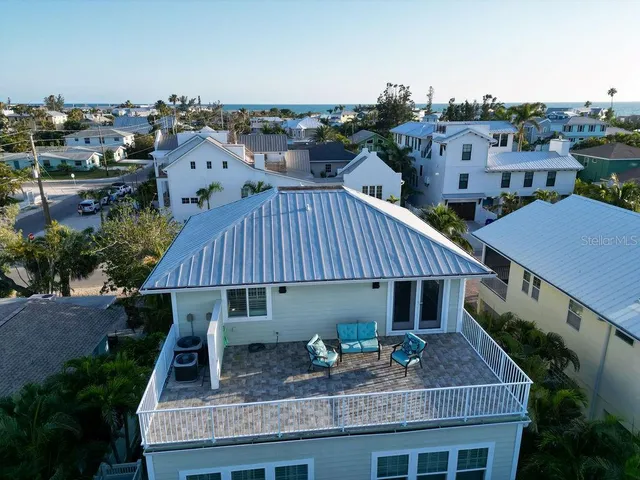 $2,995,000 | 704 Gladiolus Street, Anna Maria, FL 34216