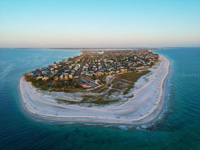 $2,995,000 | 704 Gladiolus Street, Anna Maria, FL 34216