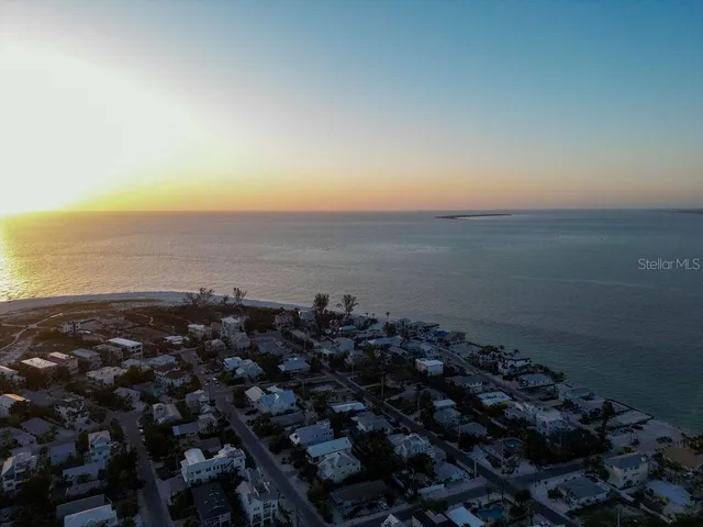 $2,995,000 | 704 Gladiolus Street, Anna Maria, FL 34216