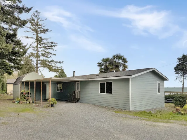 $199,900 | 15609 Highway 101, Brookings, OR 97415
