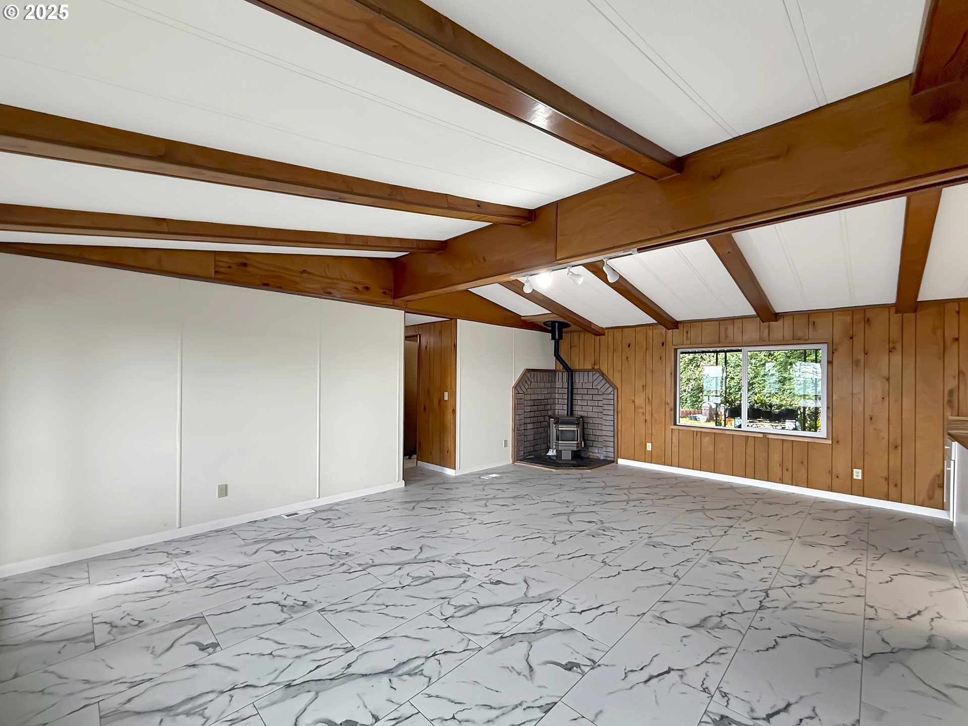 15609 Highway 101 Brookings, OR 97415 - Photo 11 of 32