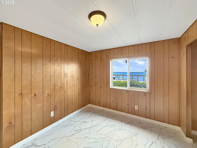 $199,900 | 15609 Highway 101, Brookings, OR 97415