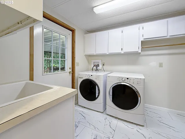 $199,900 | 15609 Highway 101, Brookings, OR 97415