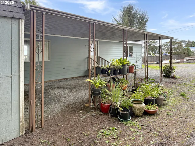 $199,900 | 15609 Highway 101, Brookings, OR 97415