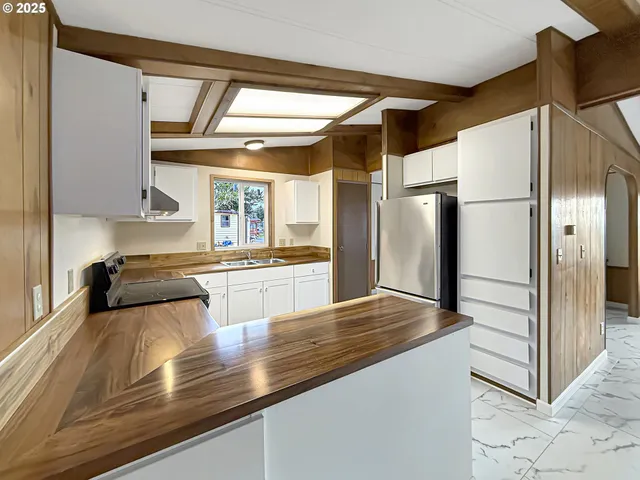 $199,900 | 15609 Highway 101, Brookings, OR 97415