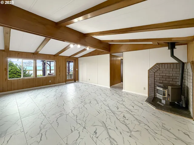 $199,900 | 15609 Highway 101, Brookings, OR 97415