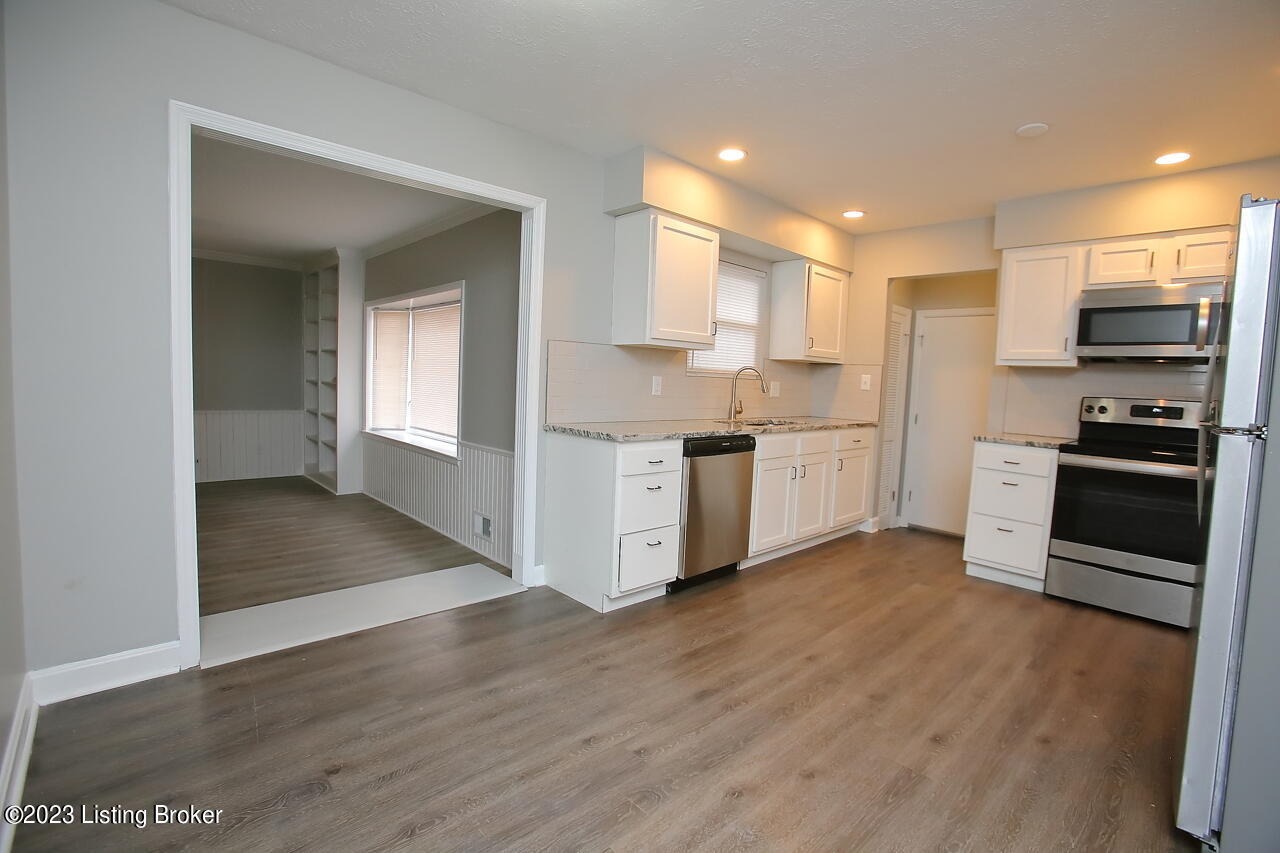 3454 Fern Lea Road Louisville, KY 40216 - Photo 11 of 56 Kitchen