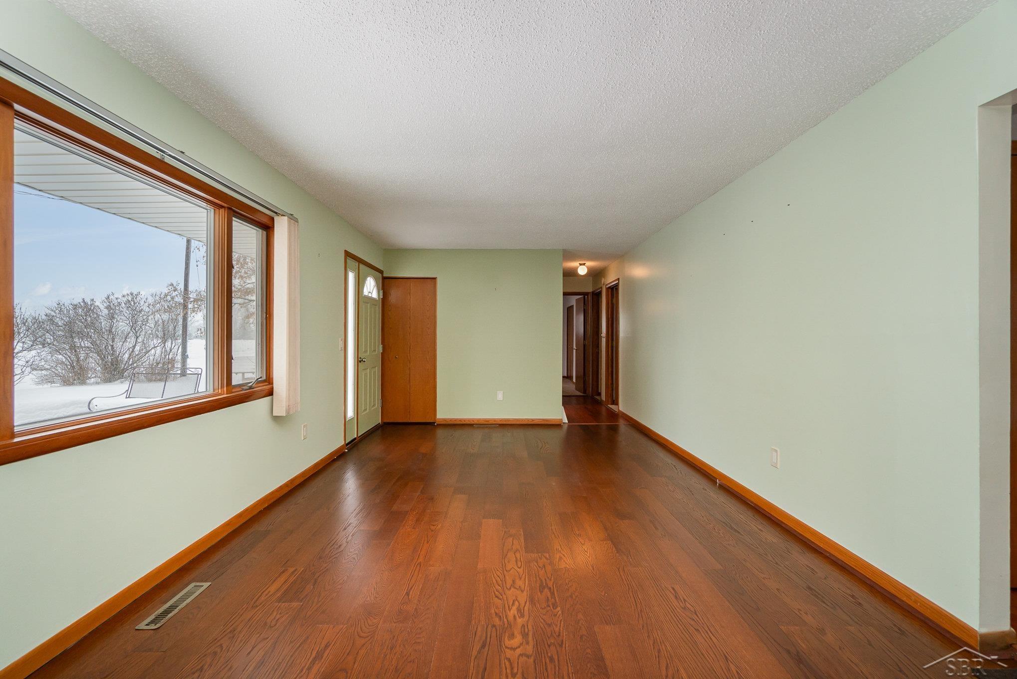 1313 South 11 Mile Road Auburn, MI 48611 - Photo 9 of 29 50132170-88760ebf-4d2f-4e25-8571-9f18ec79c668.JPG