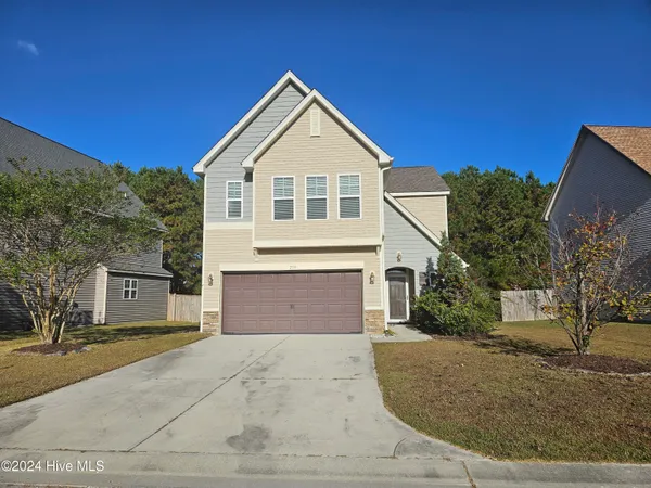 $1,925 | 210 Long Pond Drive, Sneads Ferry, NC 28460