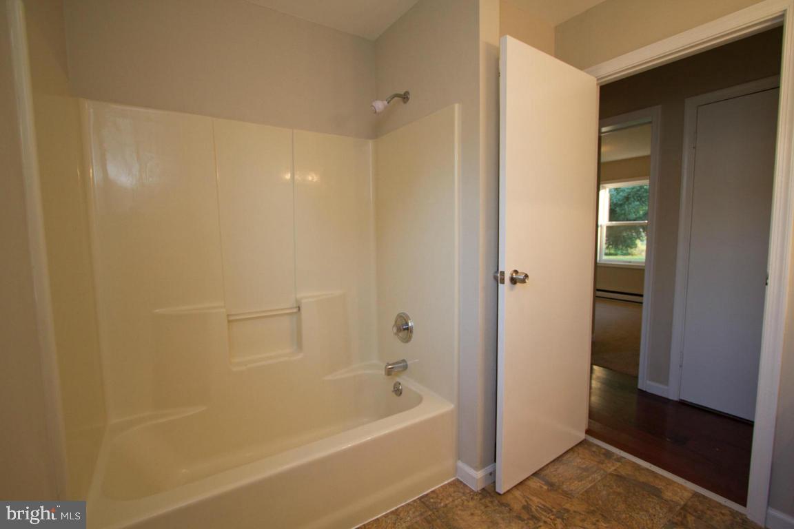2292 Mountain Road Manheim, PA 17545 - Photo 19 of 28