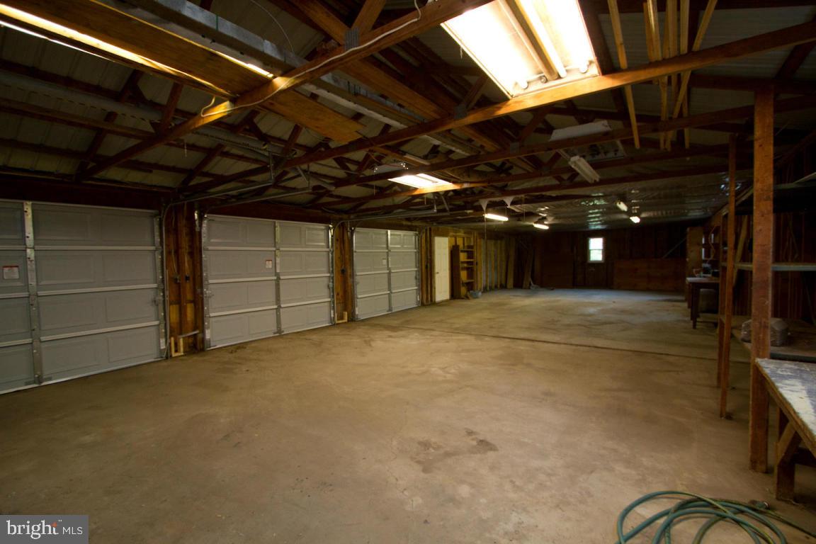 2292 Mountain Road Manheim, PA 17545 - Photo 25 of 28
