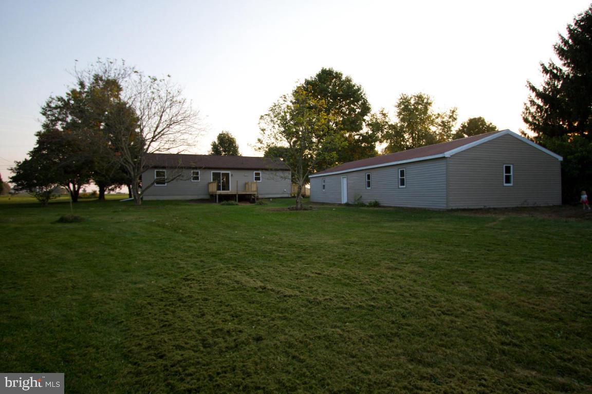 2292 Mountain Road Manheim, PA 17545 - Photo 3 of 28