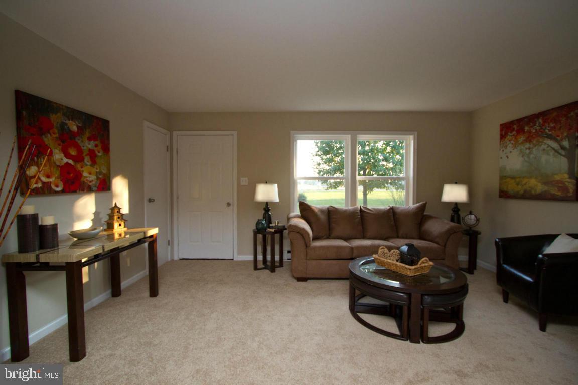 2292 Mountain Road Manheim, PA 17545 - Photo 5 of 28