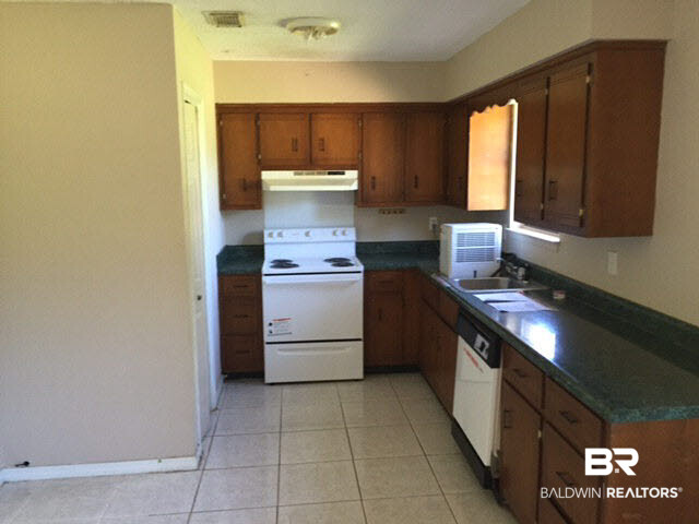 7230 Kenny Lundy Road Theodore, AL 36582 - Photo 6 of 20
