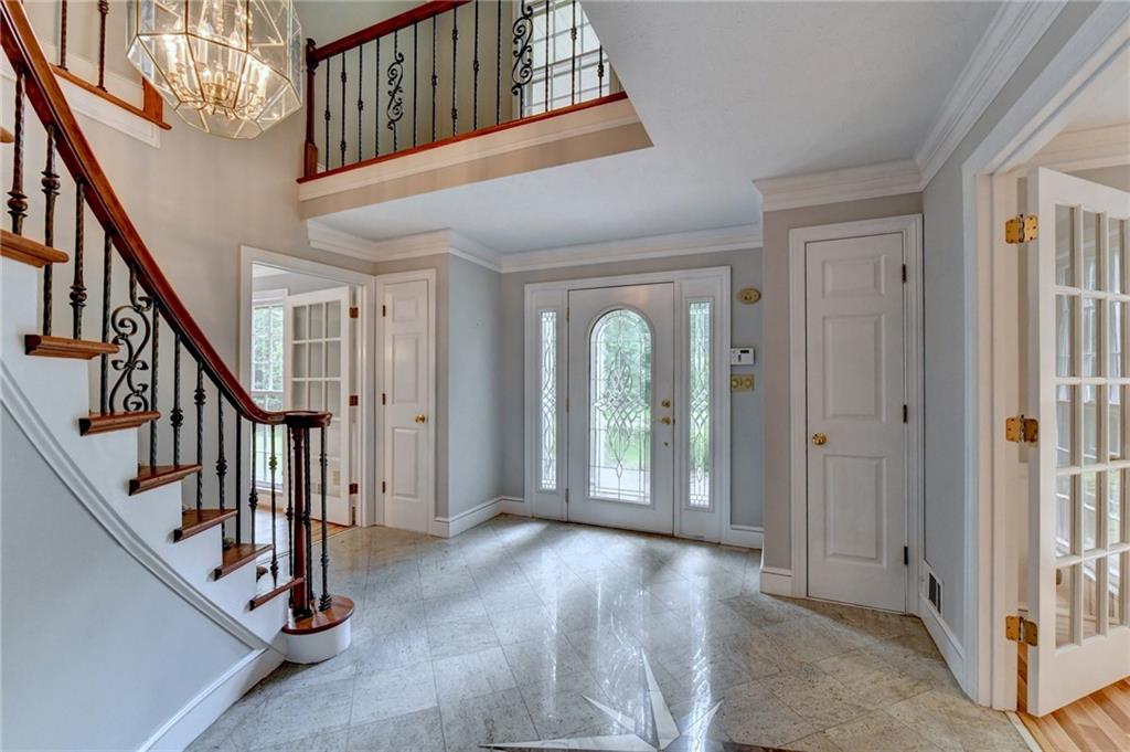 385 5 Acre Road Alpharetta, GA 30004 - Photo 10 of 37