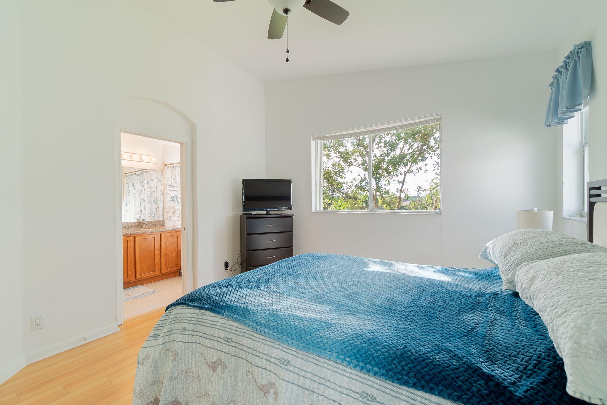 3165 Laurel Ridge Circle Riviera Beach, FL 33404 - Photo 17 of 32 Master bedroom