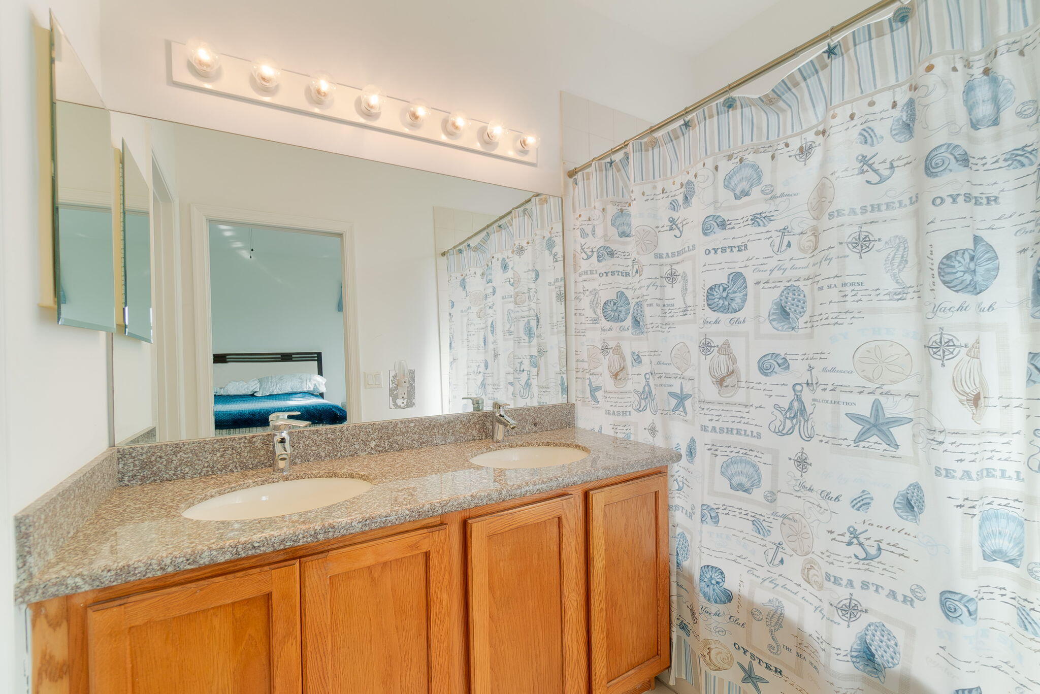 3165 Laurel Ridge Circle Riviera Beach, FL 33404 - Photo 19 of 32 Master bath