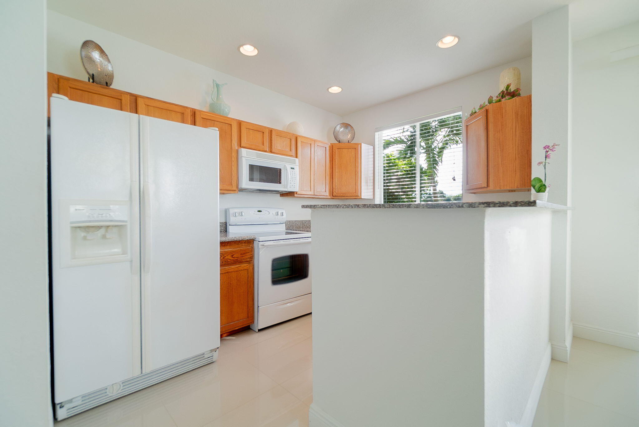 3165 Laurel Ridge Circle Riviera Beach, FL 33404 - Photo 10 of 32 Kitchen