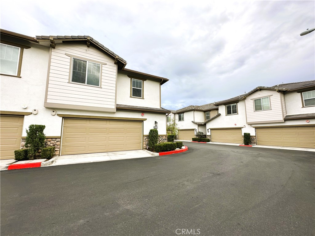 5076 Ruth Way Yorba Linda, CA 92886 - Photo 4 of 58 Attached Garage