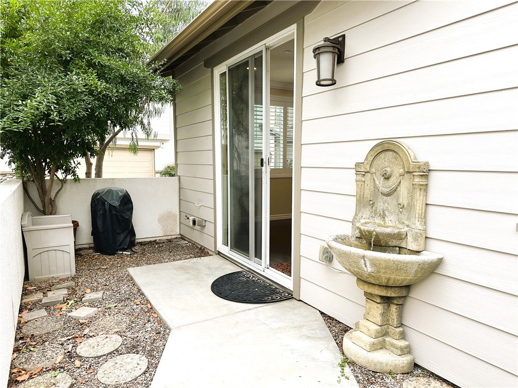 5076 Ruth Way Yorba Linda, CA 92886 - Photo 8 of 58 Side Patio