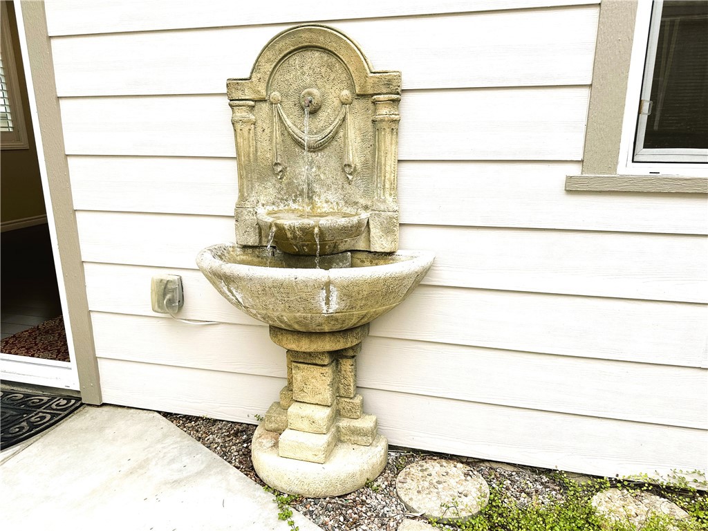 5076 Ruth Way Yorba Linda, CA 92886 - Photo 10 of 58 Water Fountain