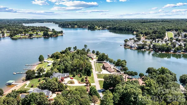 $1,899,000 | 4202 54th Avenue Northeast, Hickory, NC 28601