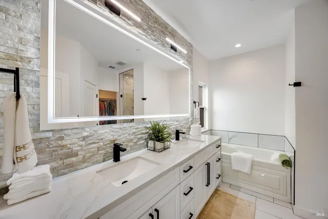 $1,595,000 | 1966 Viewpointe Circle, Santa Rosa, CA 95403