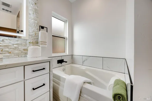 $1,595,000 | 1966 Viewpointe Circle, Santa Rosa, CA 95403