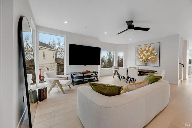 $1,595,000 | 1966 Viewpointe Circle, Santa Rosa, CA 95403