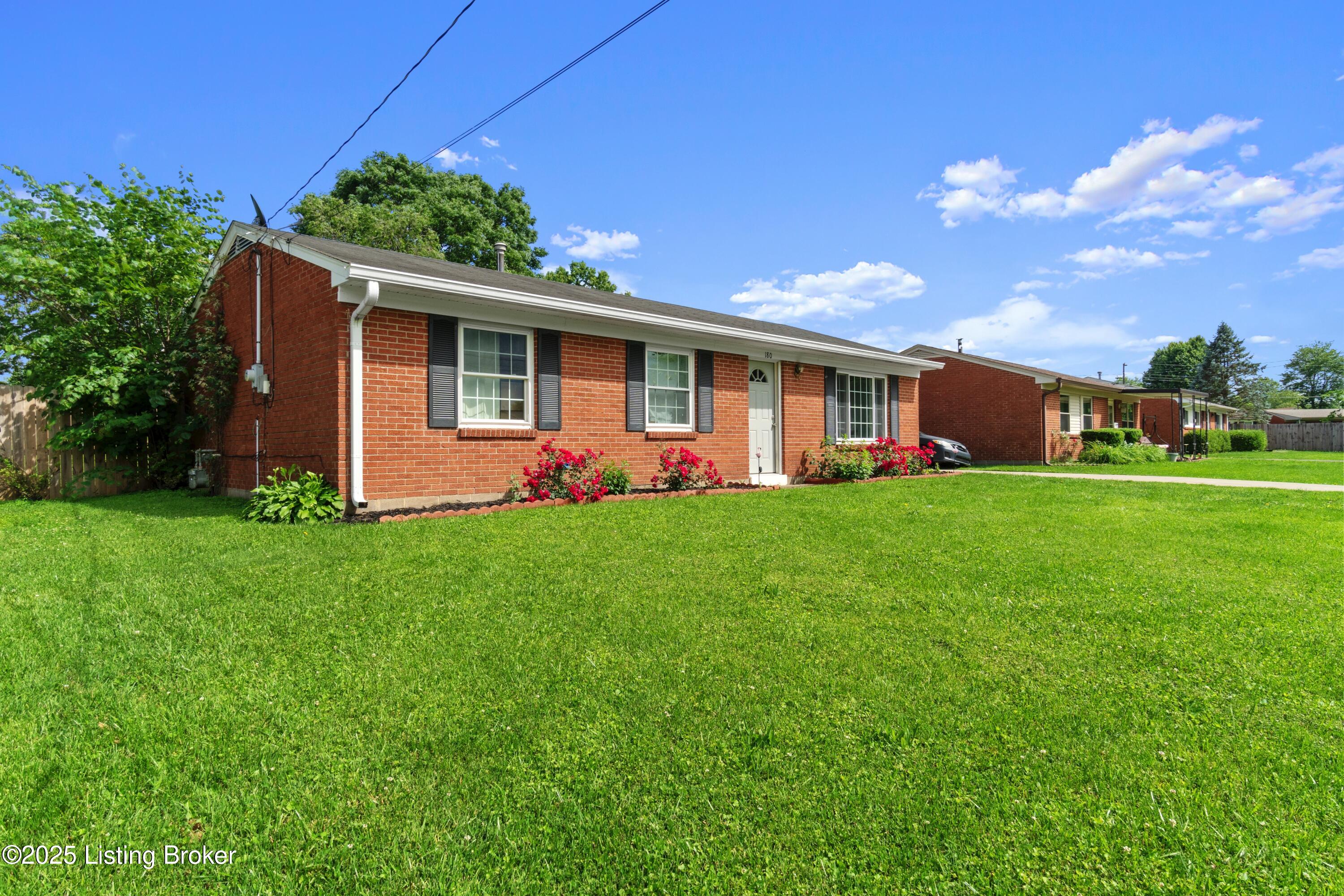 180 Valley Road Louisville, KY 40229 - Photo 4 of 29 dsc05112