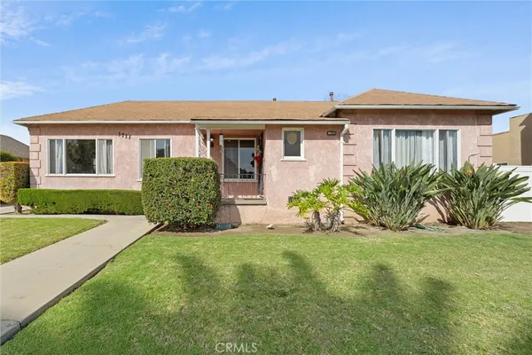 $1,600,000 | 3711 Lemon Avenue, Long Beach, CA 90807