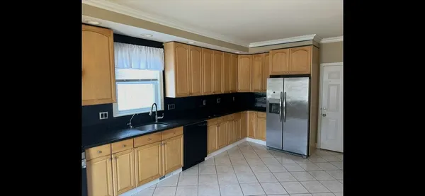 $3,300 | 4 Seafoam Avenue, Unit 1, Winthrop, MA 02152