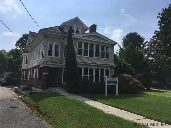 $1,250 | 634 Western Avenue, Unit 2ND FLOOR #1, Albany, NY 12203