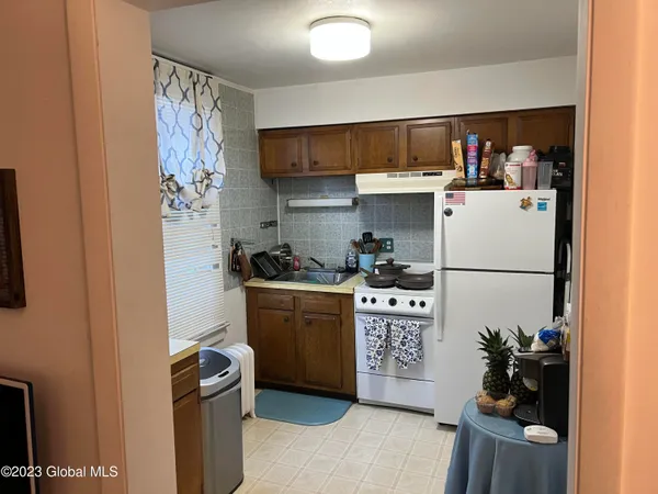 $1,250 | 634 Western Avenue, Unit 2ND FLOOR #1, Albany, NY 12203