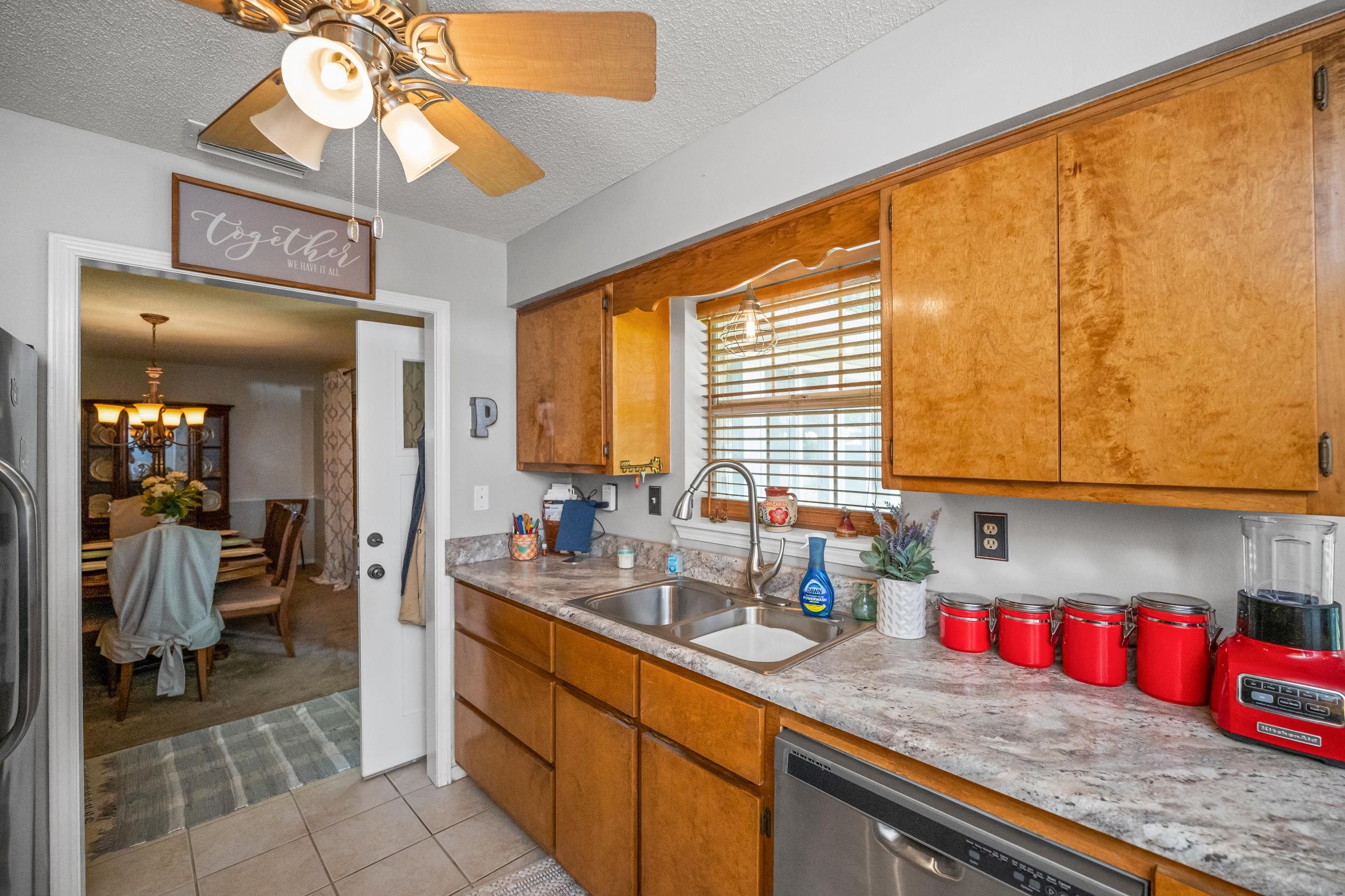 7791 Simmons Drive Foley, AL 36535 - Photo 17 of 32 Kitchen
