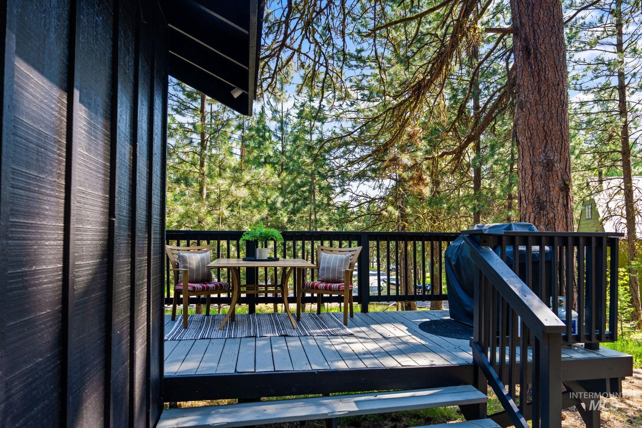 285 Rio Vista Boulevard McCall, ID 83638 - Photo 30 of 50 View of wooden deck