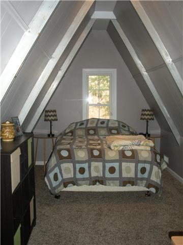 458 Harper Road Clarksville, TN 37043 - Photo 12 of 12 Additional room currently serving as a guest room, but has no closet. There is a closet just outside the door.