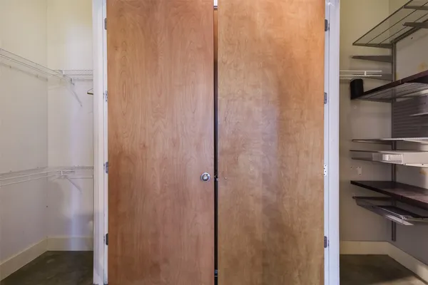 a view of walk in closet