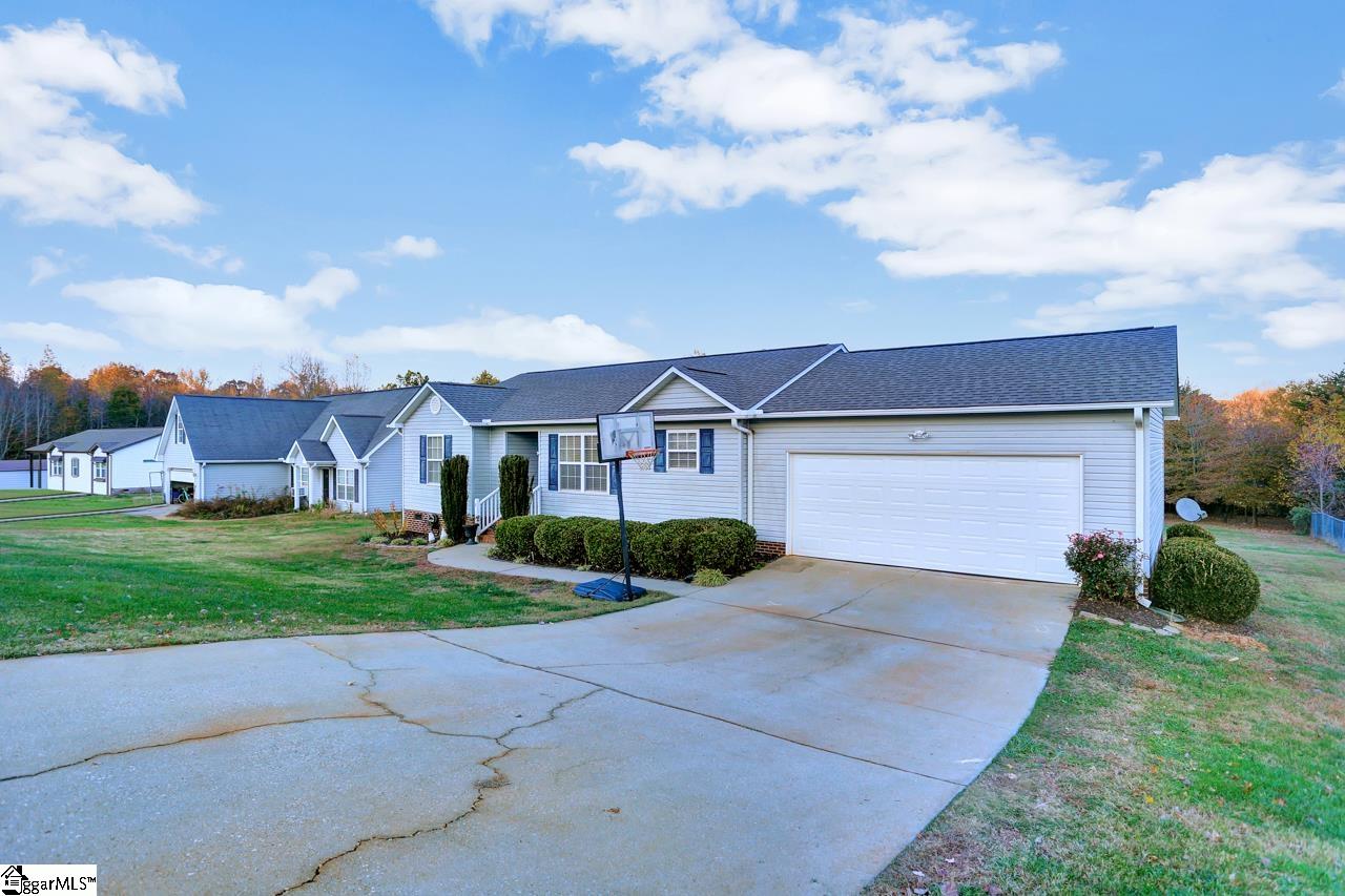 6 Ladder Court Fountain Inn, SC 29644 - Photo 3 of 23