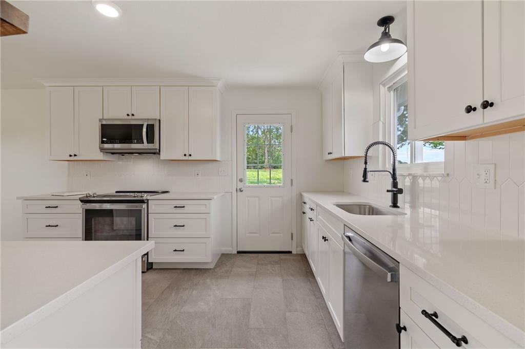 860 Mcelhaney Road Freedom, PA 15042 - Photo 13 of 33