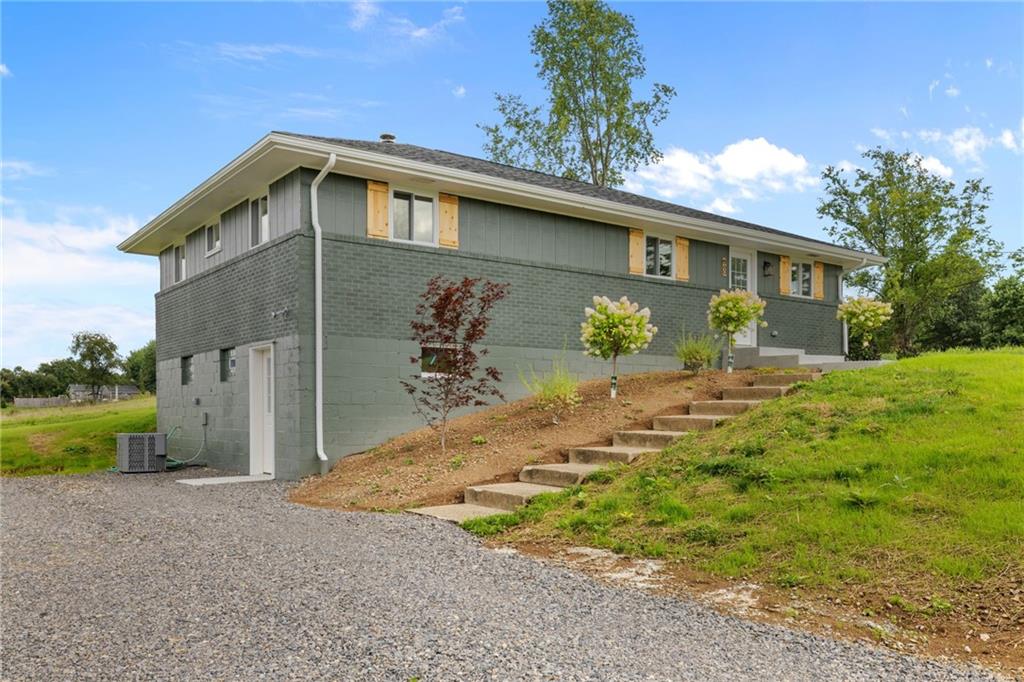 860 Mcelhaney Road Freedom, PA 15042 - Photo 2 of 33