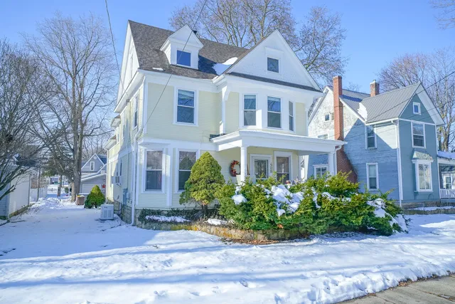 $159,900 | 408 South 5th Street, Oregon, IL 61061