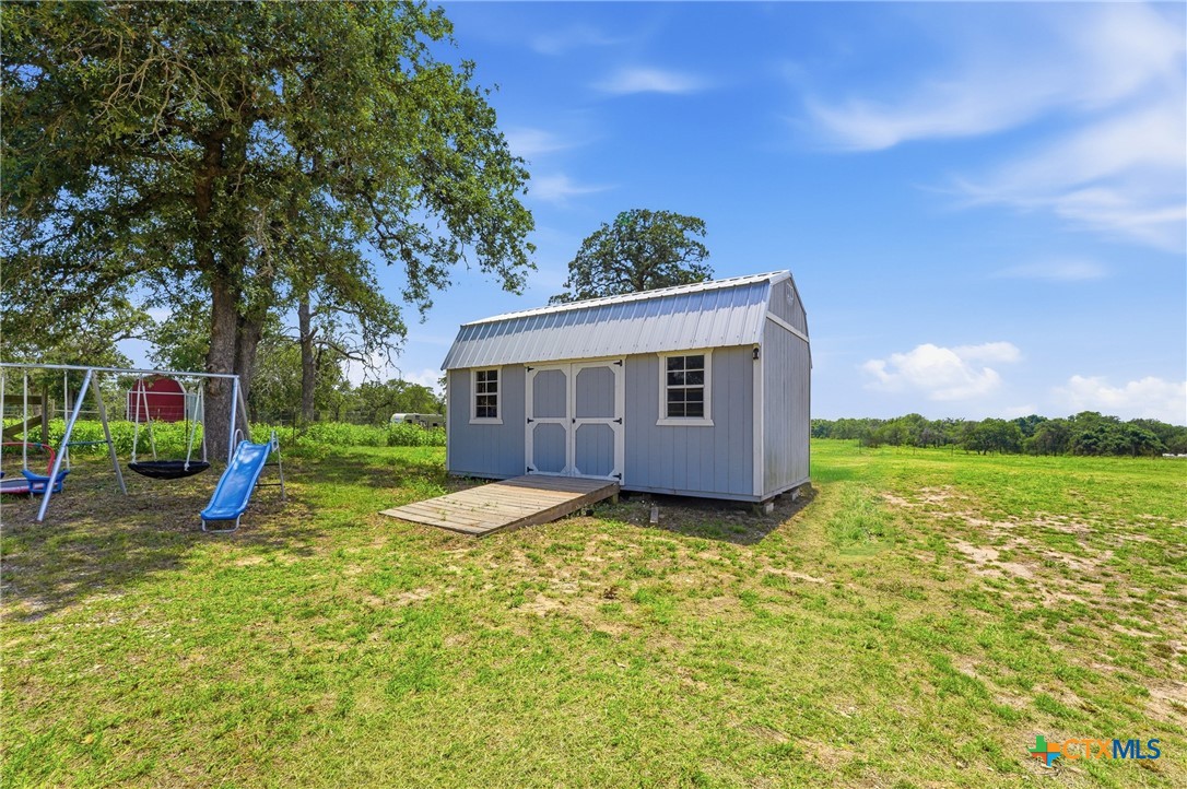 400 Lyon Road Seguin, TX 78155 - Photo 15 of 17