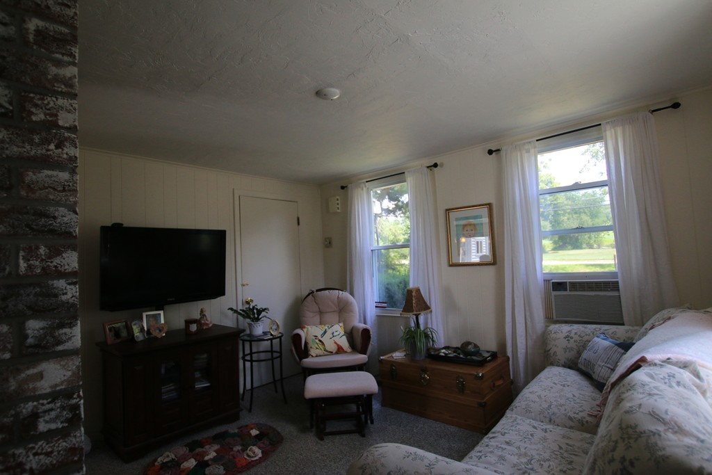 252 Providence Road Grafton, MA 01560 - Photo 12 of 27 Gallery Image 12