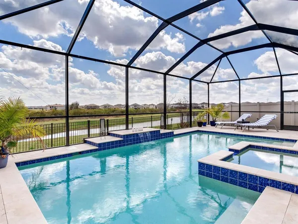 $633,000 | 9822 Shoreline Vw Way, Wesley Chapel, FL 33545