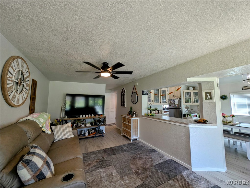 2000 Ramar Road, Unit 632 Bullhead City, AZ 86442 - Photo 12 of 33 Living Room