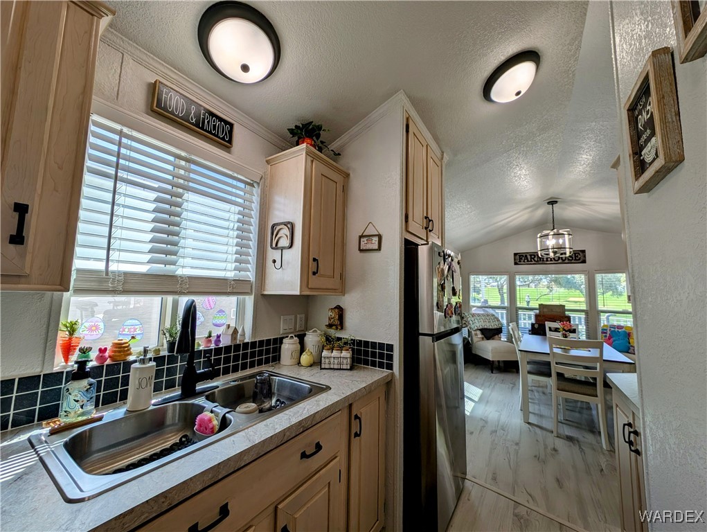 2000 Ramar Road, Unit 632 Bullhead City, AZ 86442 - Photo 14 of 33 Kitchen