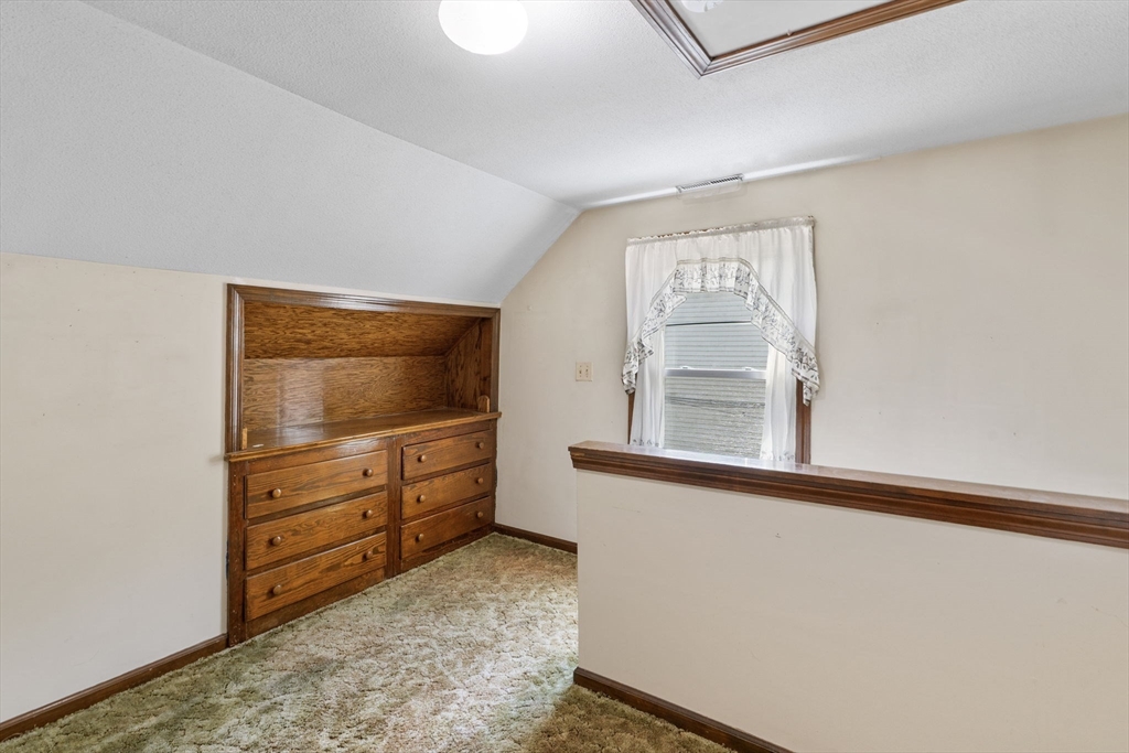 25 Prince Avenue West Springfield, MA 01089 - Photo 19 of 31